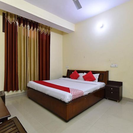 Oyo 28027 Hotel Dhruv Mandi Extérieur photo