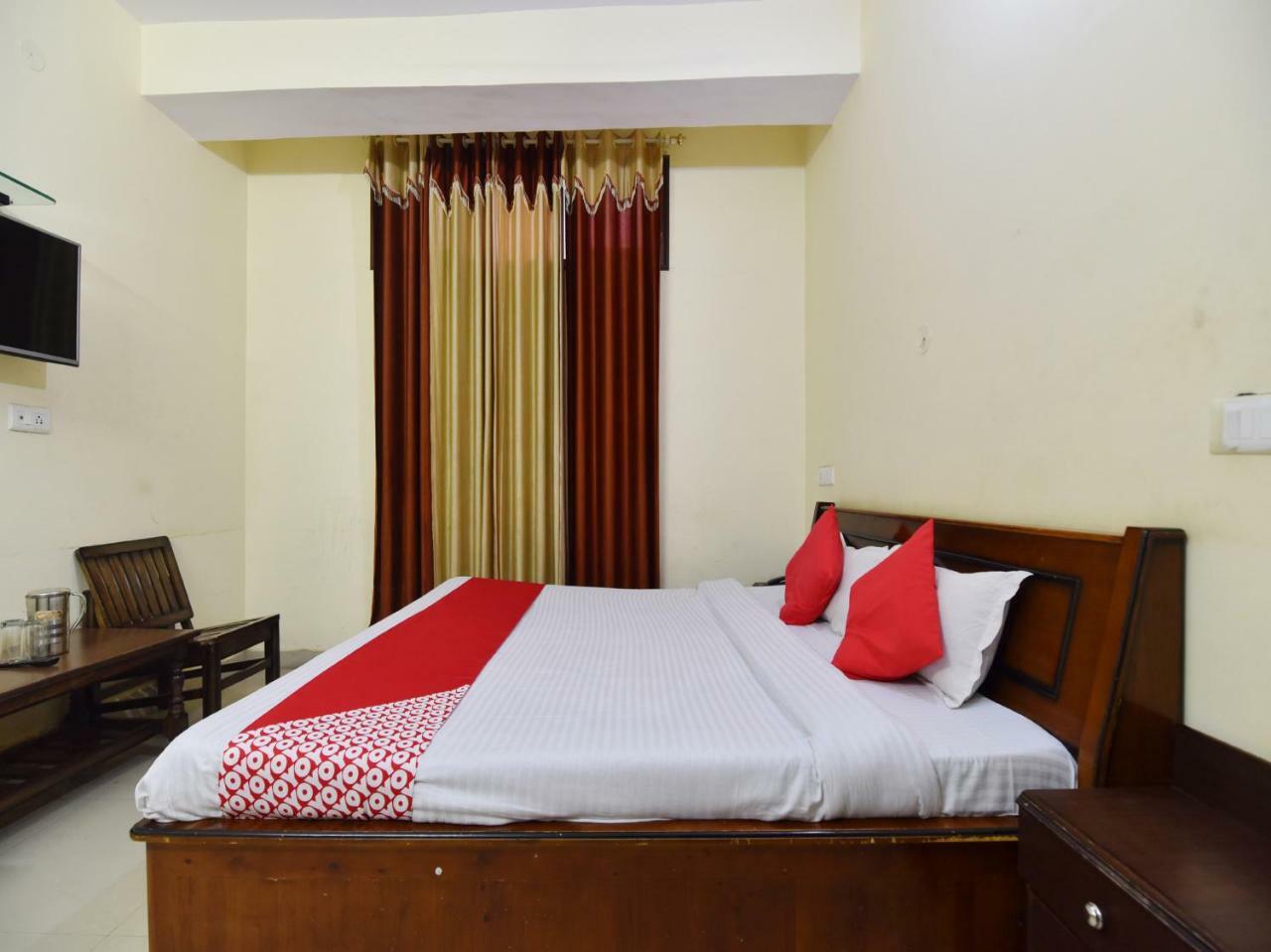 Oyo 28027 Hotel Dhruv Mandi Extérieur photo