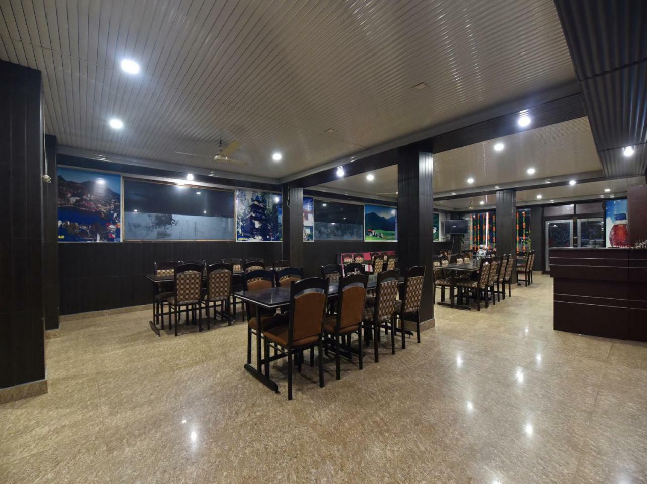 Oyo 28027 Hotel Dhruv Mandi Extérieur photo