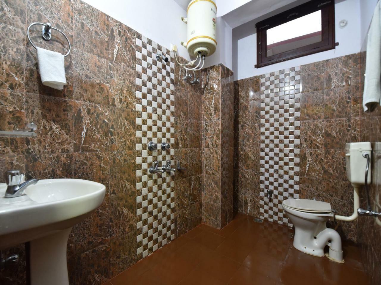 Oyo 28027 Hotel Dhruv Mandi Extérieur photo