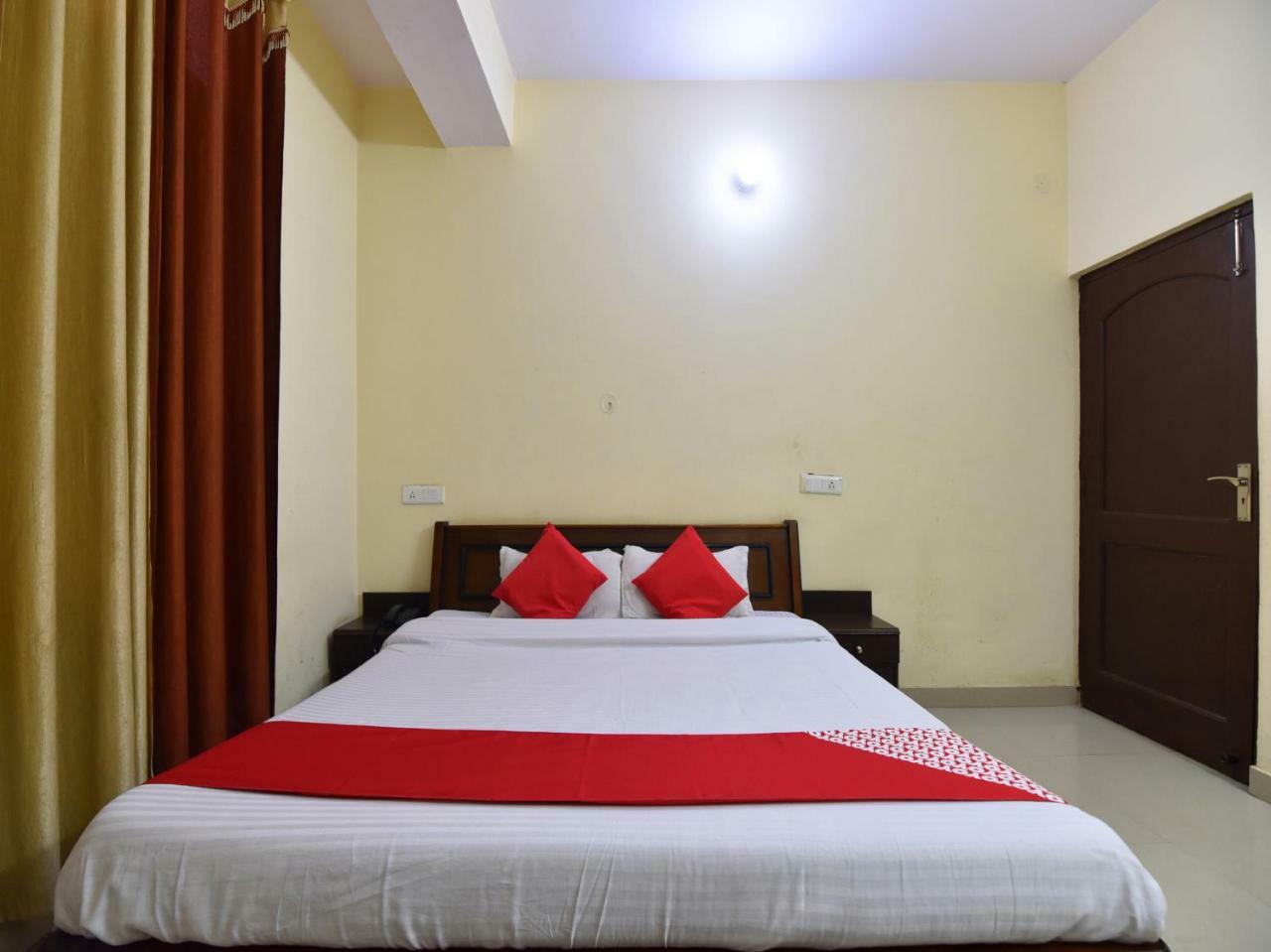 Oyo 28027 Hotel Dhruv Mandi Extérieur photo