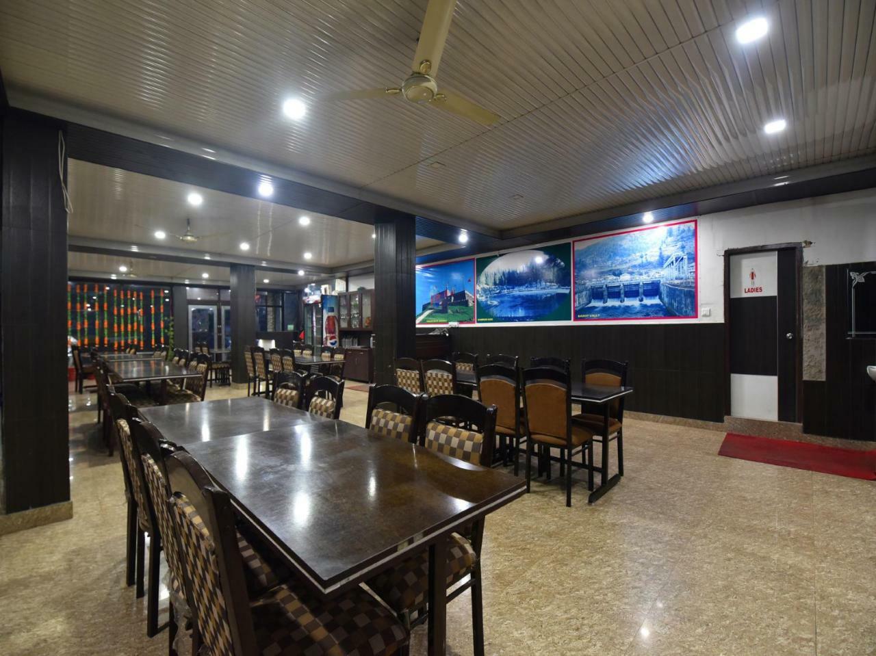 Oyo 28027 Hotel Dhruv Mandi Extérieur photo