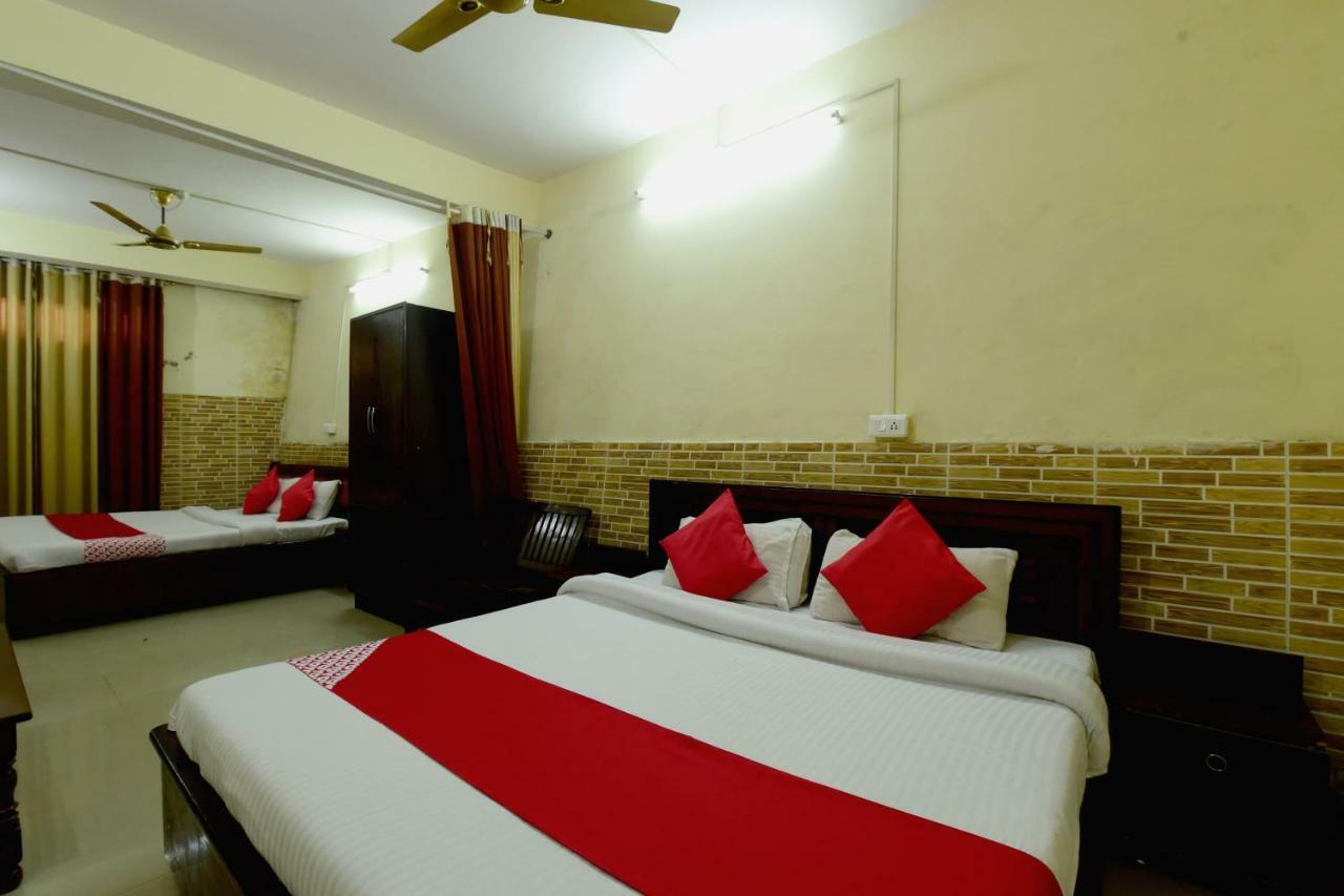 Oyo 28027 Hotel Dhruv Mandi Extérieur photo
