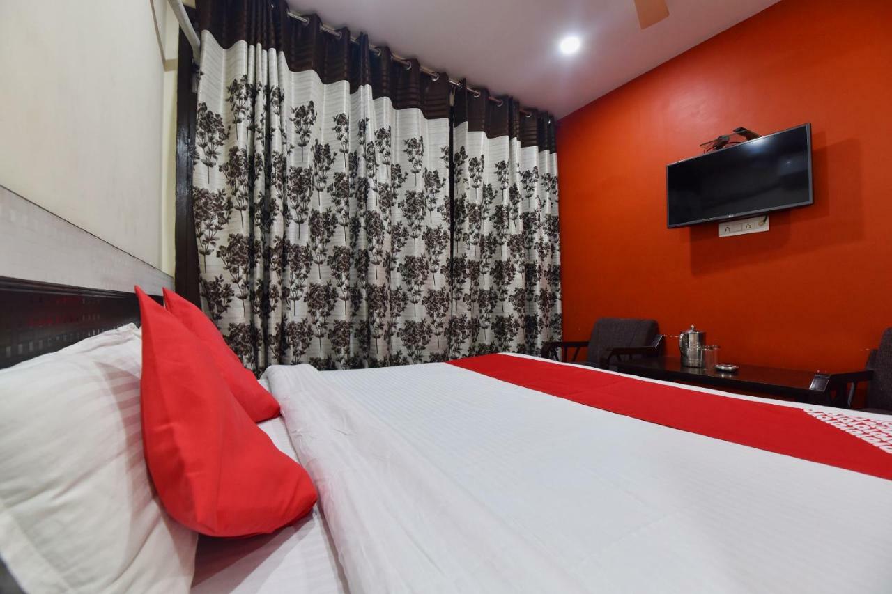 Oyo 28027 Hotel Dhruv Mandi Extérieur photo