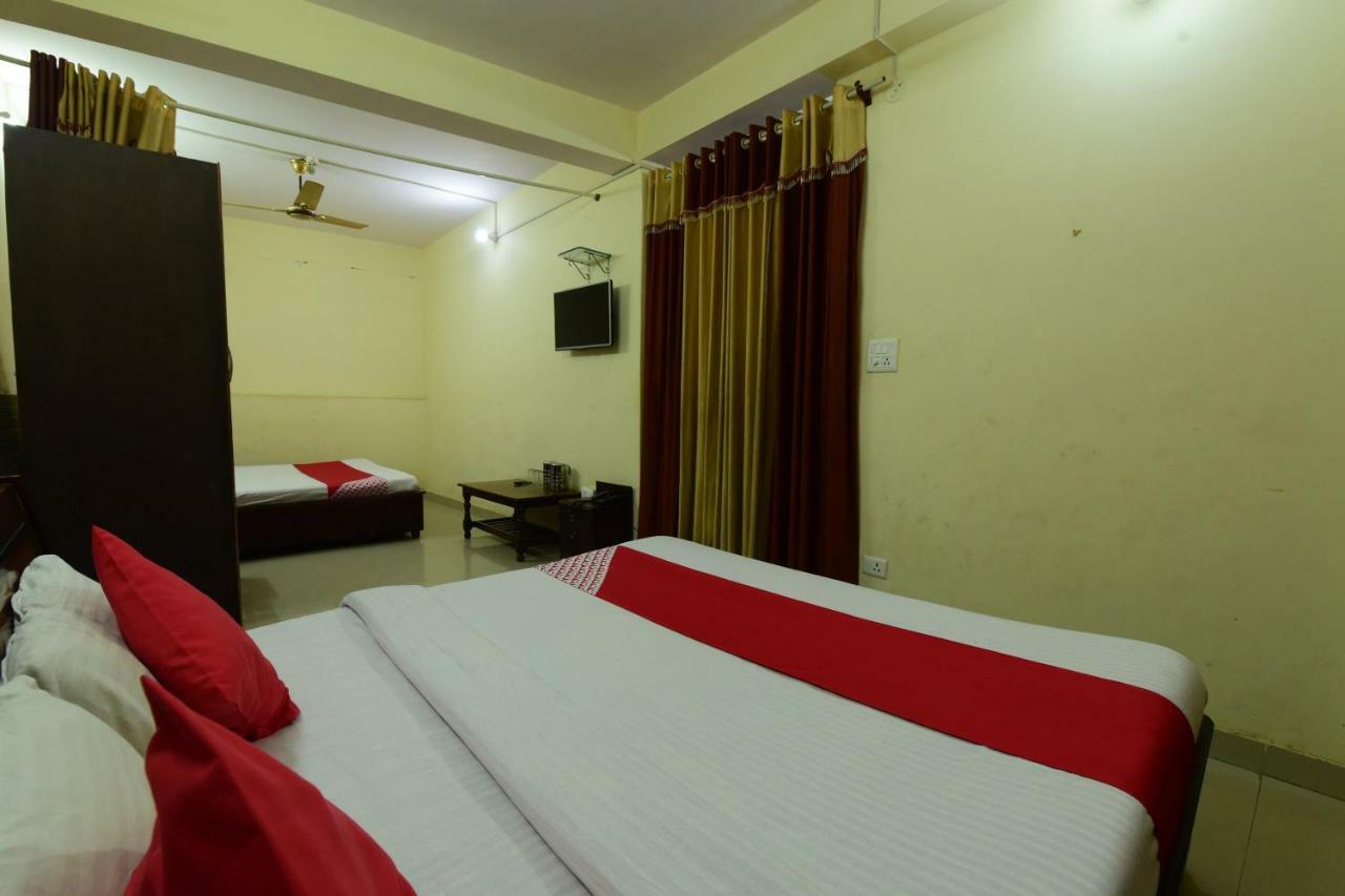 Oyo 28027 Hotel Dhruv Mandi Extérieur photo