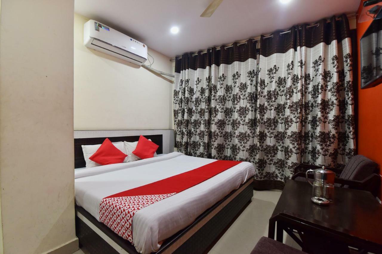 Oyo 28027 Hotel Dhruv Mandi Extérieur photo